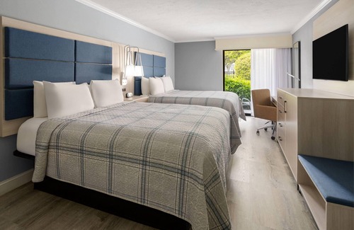 South Yarmouth Hotel | All Seasons Resort, Trademark Collection by Wyndham