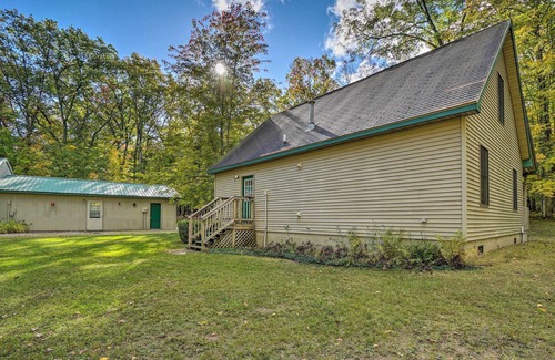 Irons Cabin | All-Seasons Woodland Escape: Fire Pit, Grill!