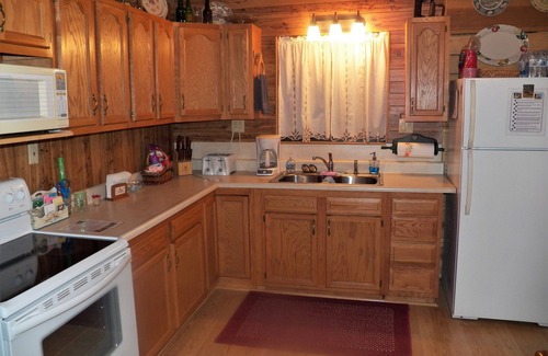 Rocky Grove Cabin | *All the Quiet You Are Looking For *Across from the Park!