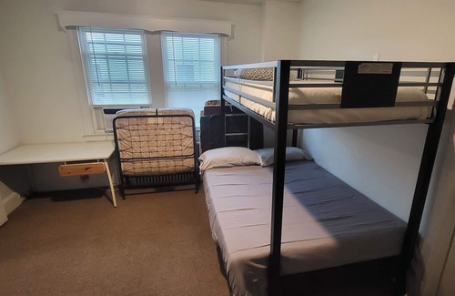 Glen Burnie Bed & Breakfast | (ALL TO YOURSELF, NOT SHARED) Free Complimentary Breakfast!