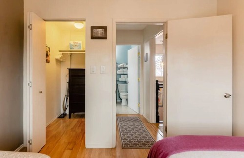 Atwater Village Apartment | All You Need Walkable Village, Central to Hollywood Universal Dodger Stadium