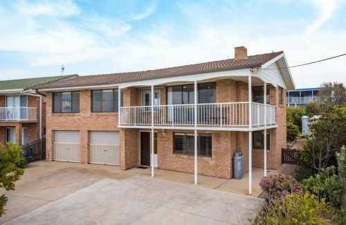 Kianga House | Allawah Beach House - 29 Dalmeny Drive, Kianga