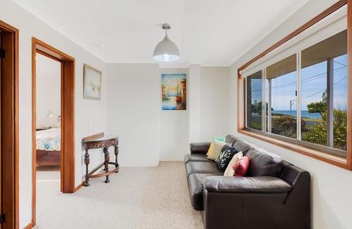 Kianga House | Allawah Beach House - 29 Dalmeny Drive, Kianga