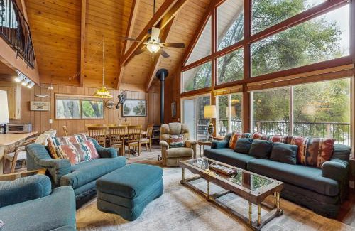 Groveland House | Allen Edgewater Retreat