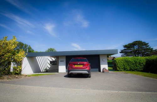 Hythe House | Allen Ridge