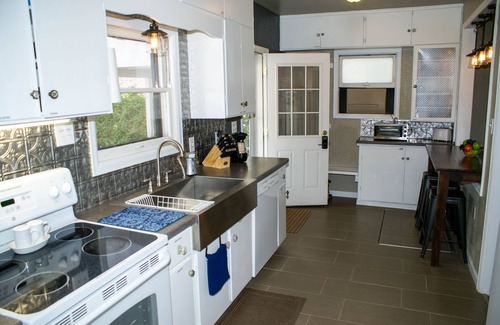 Grand Junction House | ALLERGY FRIENDLY, CLEAN & UPDATED DOWNTOWN COTTAGE - WALK TO EVERYTHING!