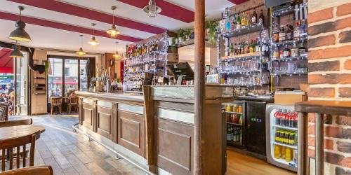 19th Arrondissement Bed & Breakfast | Alliance 3