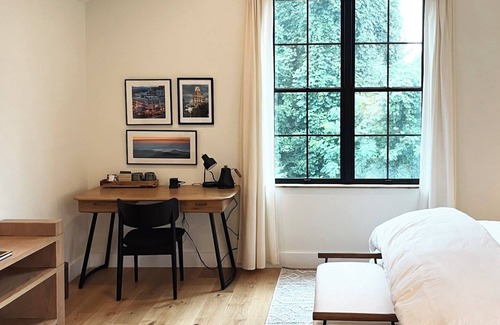 Hendersonville Hotel | Allora