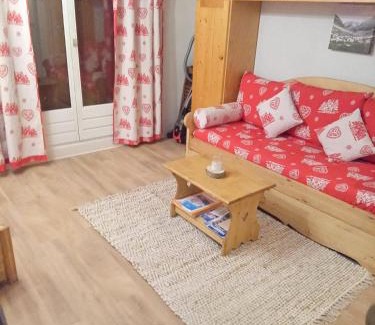 Allos Apartment | ALLOS village STUDIO cosy avec balcon