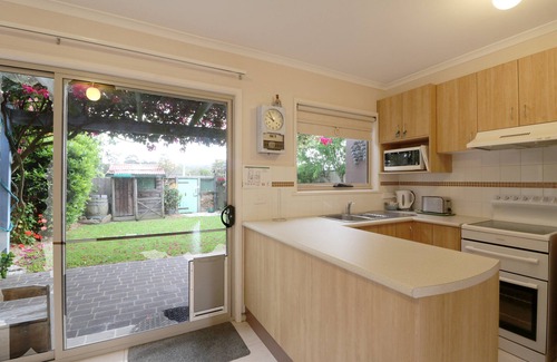 Eden Apartment | Alloway - 2 Bedroom Pet friendly with a fully fenced and secure yard.