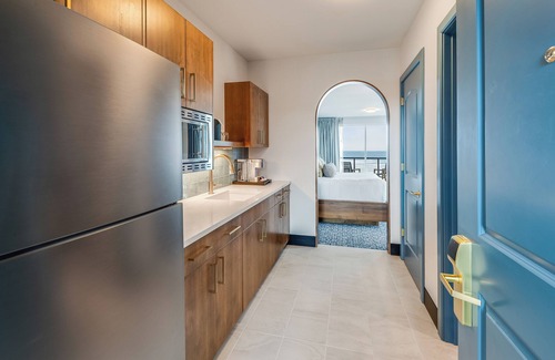 Newport Hotel | Allred Hotel