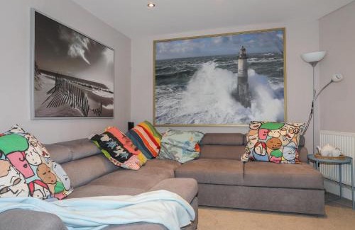 Borth-y-Gest House | Alltwen