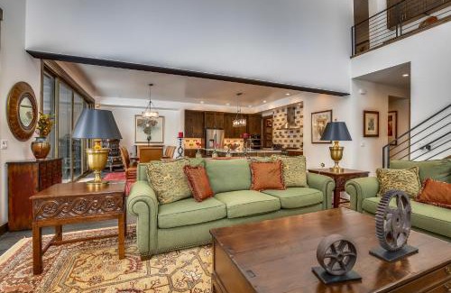 Truckee House | Allure at Schaffer's Mill by Tahoe Getaways - 4BR Pet-Friendly Home w Private Hot Tub & Air Conditioning!