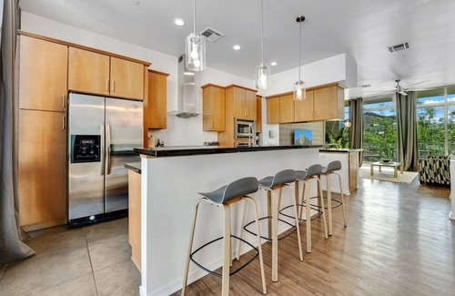 Riverside Apartment | Alluring 2 bedroom apartment with decorated patio!
