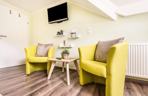 Ernst House | Alluring Holiday Home in Ernst with Balcony