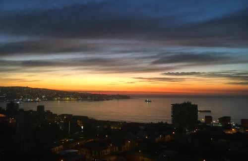 Placeres Apartment | Alluring View at Valparaiso departamento