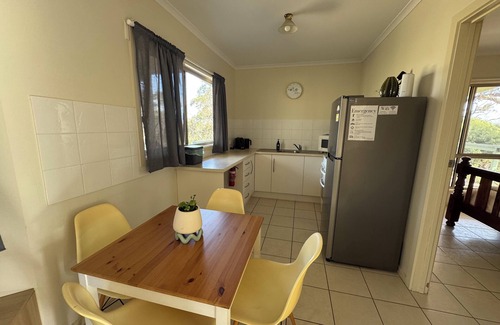Yankalilla Villa | Allusion Farmstay & Vineyard- Unit Cab Sav - Pets negotiable