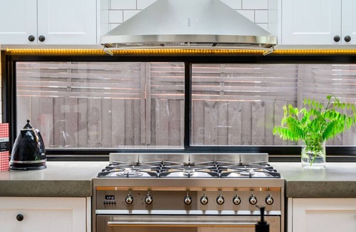 Caulfield North House | Alma, Art Deco Home in Caufield