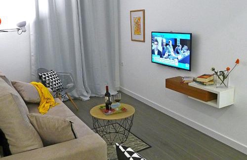 Almagro Apartment | Alma Calatrava