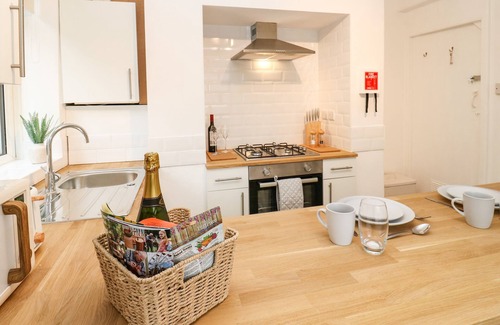 Buxton Cottage | Alma Cottage