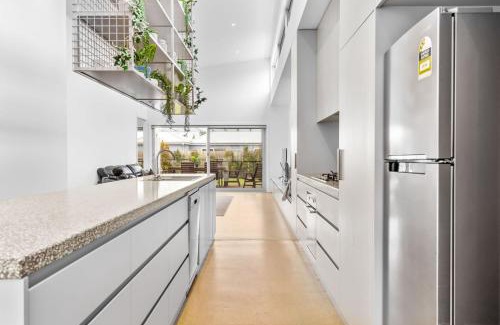Port Fairy House | Alma on Barclay