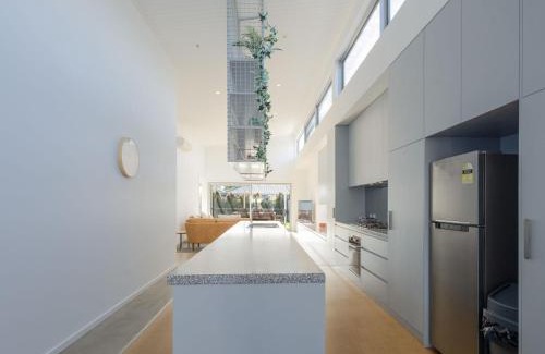 Port Fairy House | Alma on Barclay