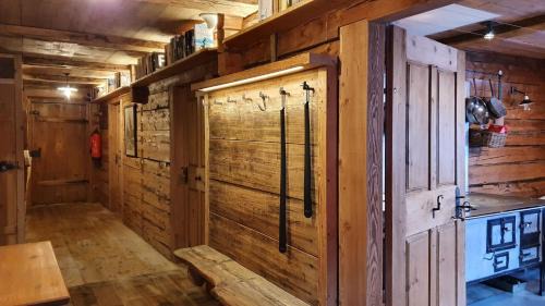 Innervillgraten Ski Chalet | Almhütte Oberschaller bei Alfenalm - Ferienwohnungen am Berg
