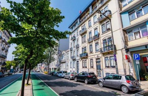 Lisbon Old Town Apartment | Almirante Home with 3 Bedrooms