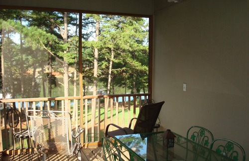 Townville House | Almost Level Lot, Dock with Sun Deck, Pontoon rental, (25 min. from Clemson)