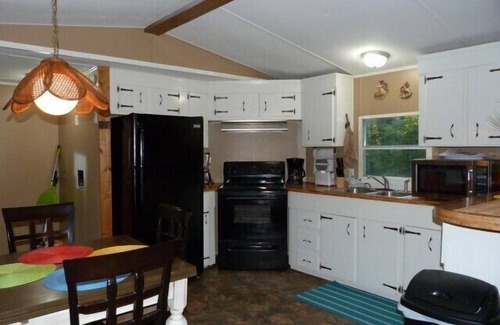 Cadiz House | Almost Paradise- Lake Area Rental 1/4 Mile To The Lake And Boat Ramp!