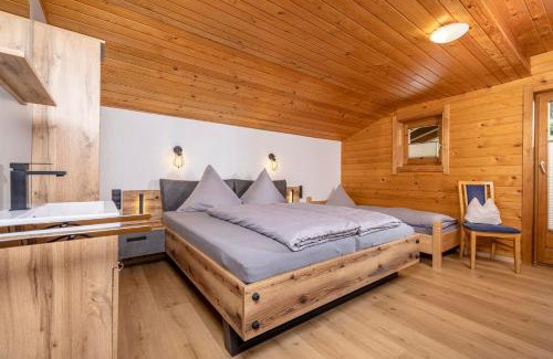Brandberg Ski Chalet | Almstüberl - Schiestl's Ferienhütten