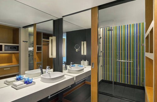 Nana Hotel | Aloft Bangkok Sukhumvit 11