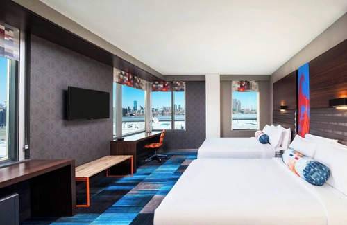 D Street - West Broadway Hotel | Aloft by Marriott, Boston Seaport District