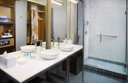 Charlotte Center City Hotel | Aloft Charlotte City Center