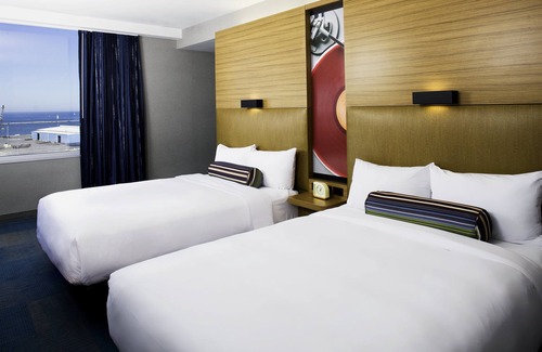 Downtown Cleveland Hotel | Aloft Cleveland Downtown