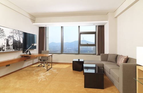 Dalian City Center Hotel | Aloft Dalian