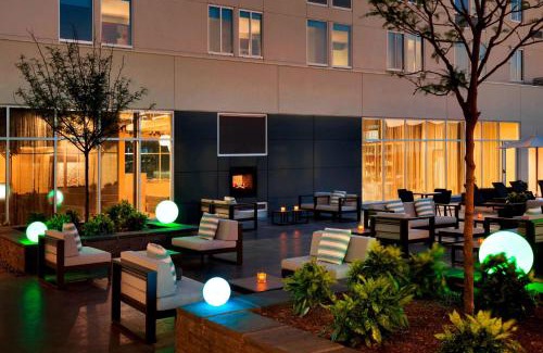 Dallas Hotel | Aloft Dallas Love Field