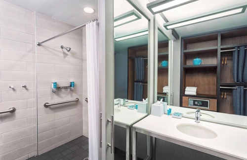 Downtown Hotel | Aloft Durham Downtown