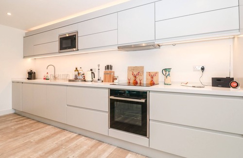 Dartmouth Cottage | Aloft