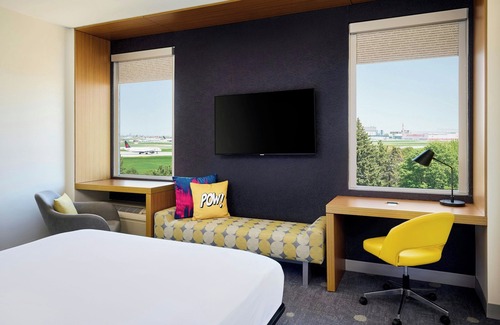 Dorval Hotel | Aloft Montreal Airport
