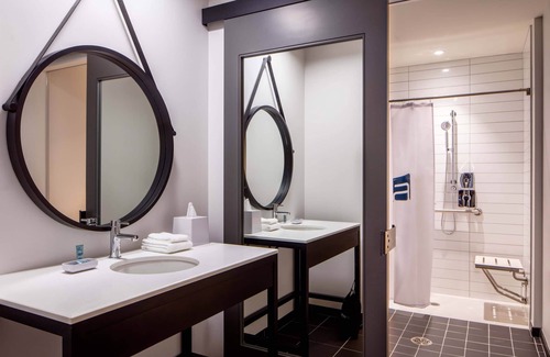 Center City Hotel | Aloft Philadelphia Downtown