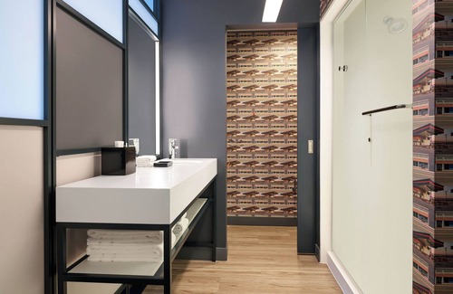 Portland Hotel | Aloft Portland Downtown Waterfront ME