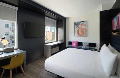 Central Sarasota Hotel | Aloft Sarasota