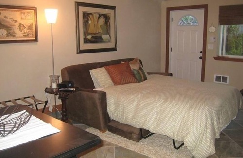 Opal Cliffs Cottage | Aloha Beach Cottage - Modern, Quiet & Cozy NOTE * ONLY SLEEPS 2 (3 max!!)
