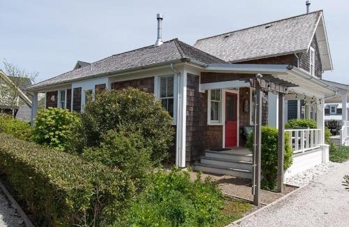 Seabrook House | Aloha Cottage at Seabrook Hospitality