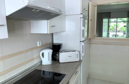 Marbella Hotel | Aloha Gardens by Vacation Care