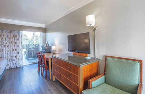 Arroyo Grande Hotel | Aloha Inn