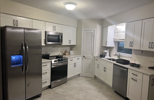 Bonita Shores House | Aloha Royal Palms! - Awesome private lodging on the water!