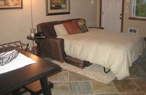 Opal Cliffs Cottage | Aloha Studio Cottage - modern, quiet & cozy - steps to the beach ! Sleeps 2