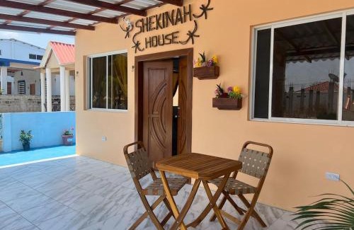 Data de Villamil House | Alojamiento en Shekinah House